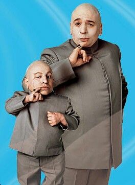 Dr Evil and mini me From Austin Powers. Dr Evil Costume, International Man Of Mystery, Dr Evil, Evil Doctor, Greatest Villains, Austin Powers, Baby Groot, The Villain, Mini Me