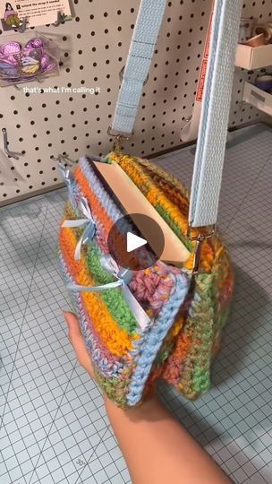 Diy Bag Organiser, Book Purse, Journal Sketchbook, Crochet Bag Pattern Free, Ipad Bag, Book Sleeve, Crochet Cardigan Pattern, Crochet Books, Diy Crochet Projects