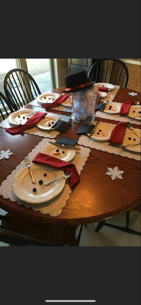 Snowman Place Setting, Winter Table Decorations, Christmas Plate Set, Plate Setting, Christmas Place Settings, Christmas Place, Winter Table, Christmas Plate, Easy Christmas Diy