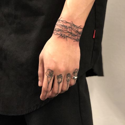 Barbed Wire Tattoo Wrist, Bob Wire Tattoos, Healed Finger Tattoos, Barb Wire Tattoo, Barbed Wire Tattoo, Wire Tattoo, Barbed Wire Tattoos, Tattoo Board, Dog Tattoo