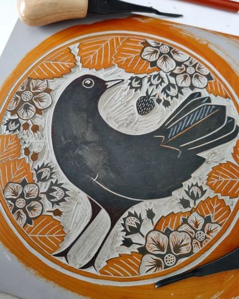 Pottery Painting Designs, Pottery Handbuilding, Linocut Art, Ceramics Pottery Art, Clay Art Projects, Ceramics Ideas Pottery, Ceramic Studio, Sgraffito, Pottery Making