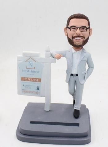 Best Gifts For Realtor Bobbleheads [1921] - $72.09 : Custom Bobblehead dolls and personalized cake toppers wedding bobbleheads Cake Toppers Wedding, Custom Bobblehead, Bobblehead Figures, Bobble Heads, Custom Figurines, Wedding Topper, Personalized Cake Toppers, Realtor Gifts, Custom Dolls