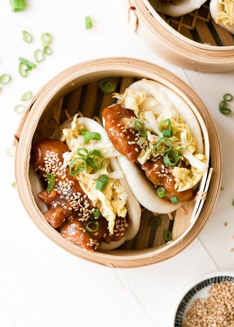 Sesame Chicken Gua Bao - Eat Cho Food  #easyrecipe #easydinner #quickandeasy #quickdinner #friedchicken #sesamechicken #chinesefood #chinesefoodrecipes #asianfood #steamedbuns #buns #bao #steamedbao #sliders #sesamechicken #sesame #foodphoto #foodphotography #foodstyling #foodblogger #foodblog Restaurant Content, Steam Buns Recipe, Steamed Bao Buns, Gua Bao, Lunch Catering, Bacon Sandwich, Chinese Dumplings, Bao Buns, Sesame Chicken