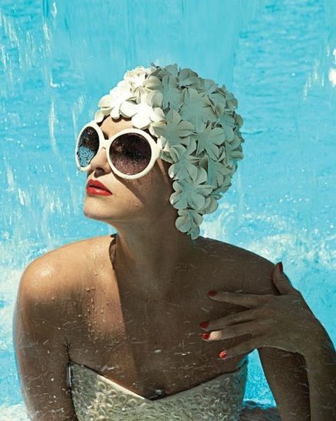 I remember having to wear a bathing cap at the pool in Grandma's complex. Luckily it had these ruffly things....... 60s Photoshoot, Retro Swim, Derby Ideas, Daria Werbowy, Summer Blues, Bathing Cap, Vintage Swim, Digital Portfolio, Vintage Fashion Photography