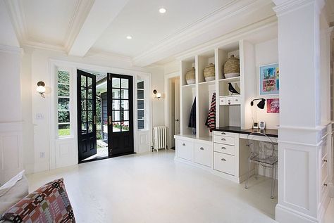 Mudrooms That Will Inspire You - The Cameron Team Huge Mudroom, Entryway Lockers, Small Study Area, Functional Mudroom, Storage Entryway, Built In Lockers, Storage Lockers, Mudroom Lockers, Mudroom Ideas