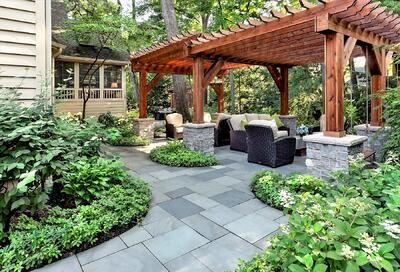 Chicago Landscape, Patio Images, Shade Landscaping, Bluestone Patio, Stone Patio, Easy Backyard, Patio Landscaping, Traditional Garden, Traditional Landscape