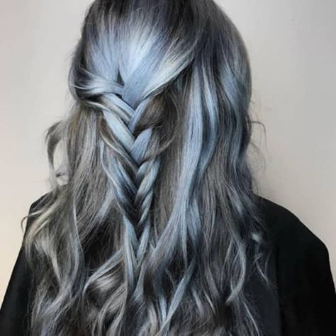 Grey Hair With Blue Highlights, Steel Blue Hair, Charcoal Grey Hair, Grey Balayage, Hair Color For Morena, Balayage Hair Grey, Hair Color Gray, Blue Grey Hair, Blue Hair Highlights