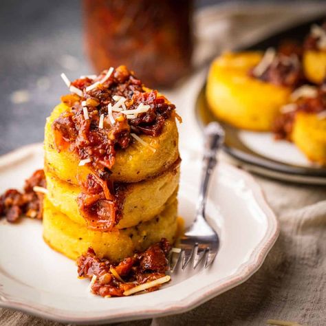 Crispy fried polenta cakes are a savory dish made from cooked polenta, fried until crispy on the outside and soft and creamy on the inside. Fried Polenta Cakes, Fried Polenta Recipes, Crispy Polenta Cakes, Fried Polenta, Crispy Polenta, Polenta Fries, Polenta Cakes, Polenta Recipes, Bacon Tomato