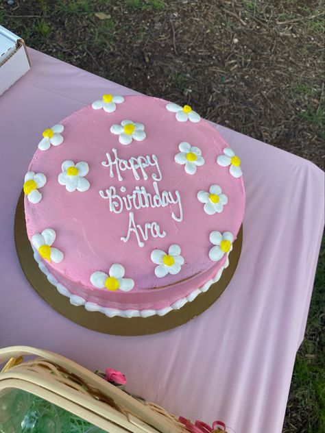 Birday Cake For Girl, Cute Cakes Aesthetic Pink, Pastel Pink Cake Aesthetic, Pink Birthday Party Aesthetic Cake, Cake Birthday Korea Simple Pink, Cute Pink Cake Aesthetic, Simple Birthday Cake Designs, Picnic Cake, Cake Designs For Kids