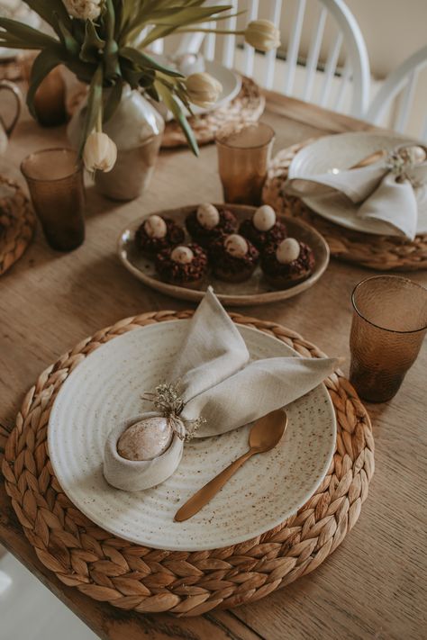 Easter table setting with Creative Collection, styled by Leonora Grigat Easter Brunch Table Setting, Neutral Easter, Easter Brunch Table, Easter Table Setting, Bunny Napkins, Easter Table Settings, Easter Tablescapes, Bakery Logo, Easter Traditions