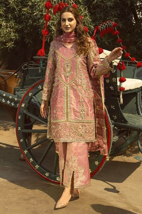 Mohsin Naveed Ranjha, Heavy Suit, Womens Trendy Dresses, Printed Dupatta, Kurti Designs Party Wear, Beautiful Dress Designs, Embroidery Suits Design, Designer Dresses Casual, Boutique Dress Designs