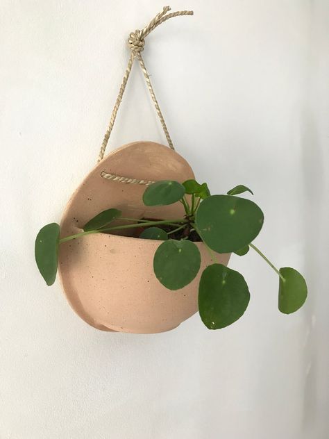 Hanging Planter Ceramic, Ceramic Hanging Planter, Vertical Planting, Ceramic Wall Planters, Ceramic Wall Hanging, Modern Eclectic, Keramik Design, Small Potted Plants, Clay Wall