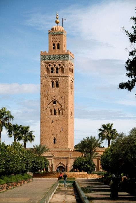 15 cidades mais românticas do mundo - The Crazy Tourist Most Romantic Places, Romantic City, Romantic Destinations, Marrakech Morocco, Romantic Places, Architecture Old, Next Holiday, Beautiful Places In The World, The Crazy