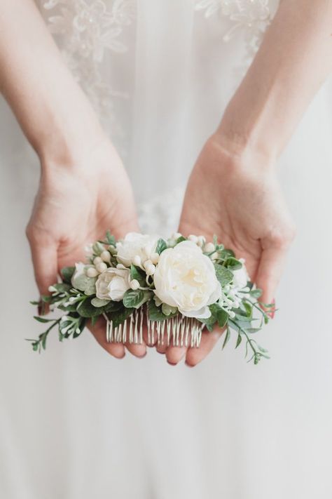 Bridal Hair Piece Flower Bridal Hair Comb Greenery Floral Hair | Etsy Floral Hair Comb Wedding, Elegant Bridal Hair, Wedding Flower Hair Pieces, Bridal Hair Half Up, Bridal Hair Pieces Flower, Beautiful Wedding Hair, Floral Hair Combs, Floral Accessories Hair, Flower Comb