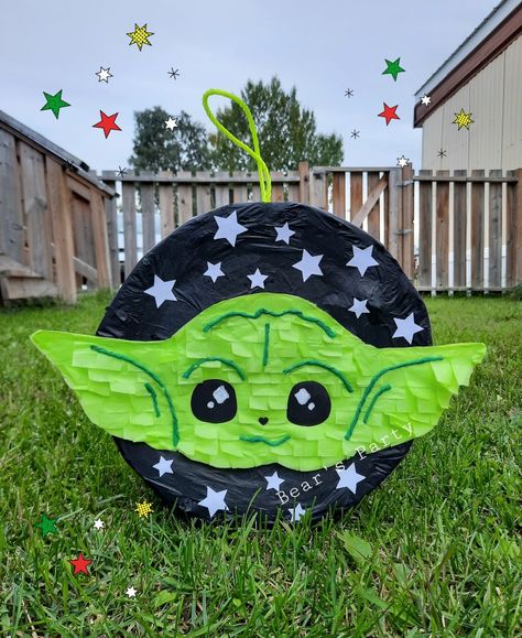 Baby yoda piñata
Kids Birthday Party 
Custom piñata Yoda Pinata, Mandalorian Party, Star Wars Pinata, Yoda Birthday, Yoda Party, Mini Pinatas, Diy Pinata, Star Wars Birthday Party, Star Wars Birthday