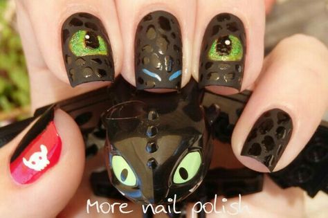 How to train your dragon nails Dragon Nail Art, Dragon Clothes, Black Halloween Nails, Dragon Nails, Dragon Party, Dragon Trainer, Disney Nails, Train Your Dragon, Cute Nail Art