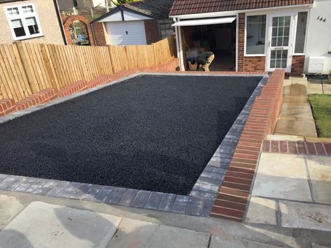 Tarmac Driveways | Diamond Driveways - Driveways in Essex, London | Patios in Essex Garden Edging Ideas Australia, Timber Garden Edging, Driveway Edging Ideas, Driveway Design Ideas, Tarmac Drives, Tarmac Driveway, Driveway Materials, Tarmac Driveways, Driveway Edging