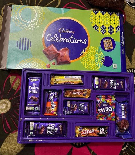 Daru Pic, Cadbury Celebrations, Fake Gifts, Peacock Artwork, Celebration Chocolate, Instagram Food Pictures, Rose Flower Photos, Snapchat Streaks, Eating Food Funny