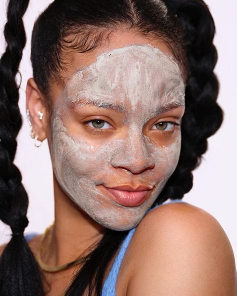 All signs seem to point to yes Rihanna Tweet, Rihanna Fenty Beauty, Fenty Skin, Detox Face Mask, Celebrity Skin Care, Good Girl Gone Bad, Jeezy, Makeup News, Saint Michael