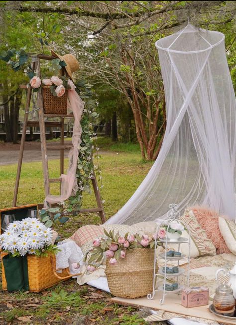 Enchanted Garden Photoshoot, Motherhood Photography Art, Garden Photoshoot Ideas, Mom Daughter Photography, Maternity Shoot Outfit, Small Beach Weddings, Backyard Tent, Fairy Photoshoot, Patio Grande