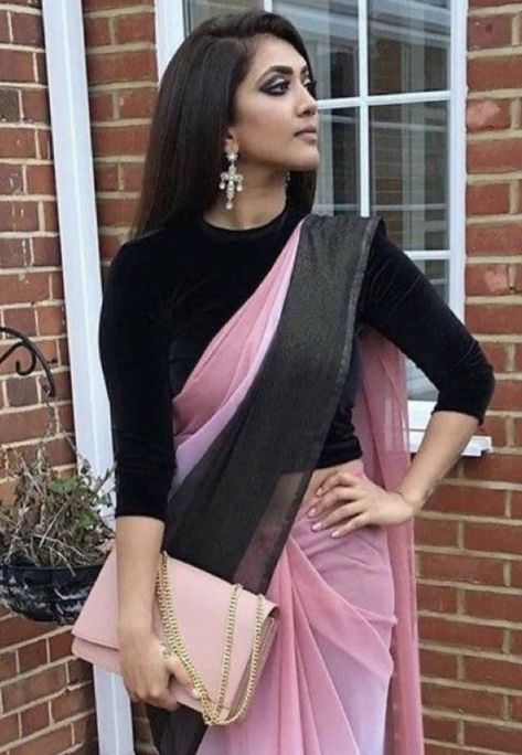 Saree Velvet, Saree Farewell, Sarees Ideas, Velvet Blouse Design, Badminton Photos, Black Blouse Designs, Saree Material, Pink Plain, Saree Blouse Neck Designs