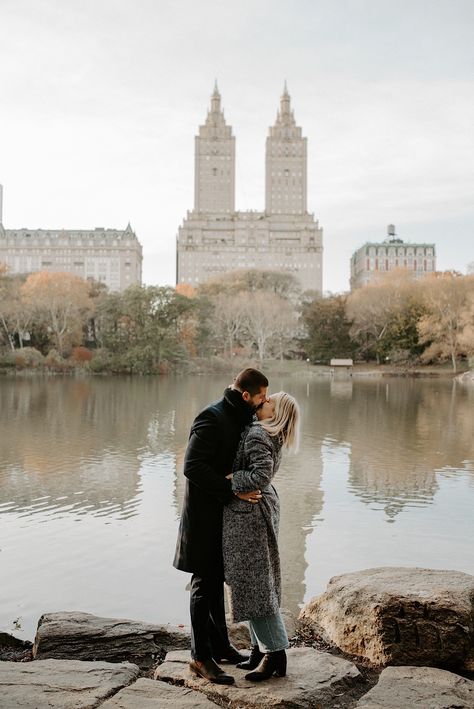 Terrace Fountain, Bethesda Fountain Central Park, Park Engagement Pictures, Central Park Fall, Central Park Winter, Burger Photography, Engagement Photos Nyc, Bethesda Terrace, Engagement Shoots Poses