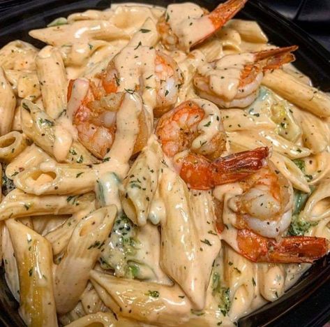 Shrimp Broccoli Alfredo, Shrimp Broccoli, Pasta With Shrimp, Broccoli Alfredo, Shrimp Alfredo, Shrimp And Vegetables, Shrimp And Broccoli, Alfredo Recipe, Food Goals