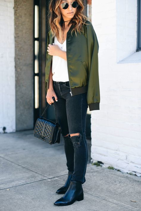 green bomber + white tank + black ripped jeans Army Jacket Outfit Aesthetic, Tomboy Jacket, Green Leather Jacket Outfit, Crystalin Marie, Varsity Jacket Outfit, Jacket Dresses, Jacket Outfit Women, Clare Vivier, Green Leather Jackets