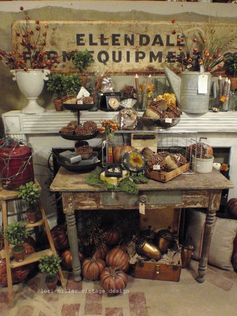 Round Barn Potting Company: Vintage forever Fall Displays, Flea Market Booth, Merchandising Retail, Antique Booth Displays, Antique Mall Booth, Vintage Booth, Antique Booth Ideas, Vintage Flea Market, Booth Decor