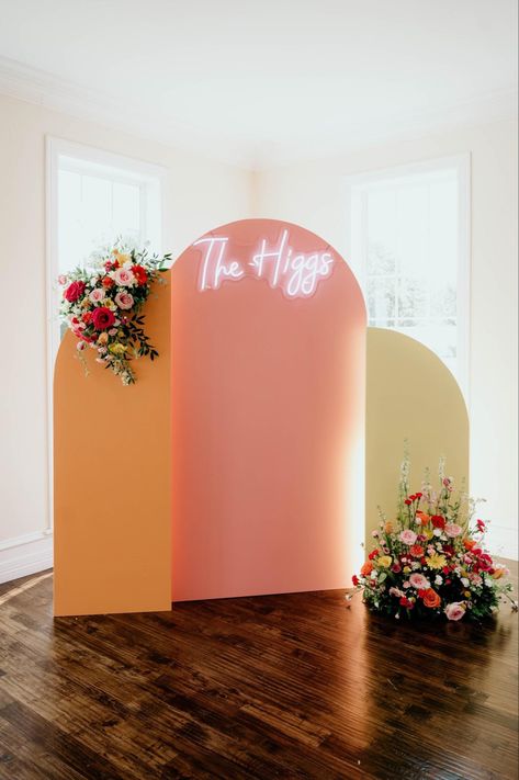 Colorful Wedding Photo Backdrop, Backdrop With Neon Sign, Wedding Photo Backdrop, Photo Backdrop Wedding, Victoria Wedding, Photos Booth, Bright Wedding, Wedding 2025, Orange Wedding