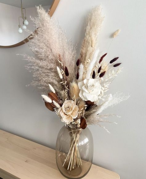 Boho Floral Arrangements Home, Dry Flower Vase Ideas, Neutral Vase Arrangement, How To Arrange Pampas In Vase, Brown Vase With Flowers, Boho Flower Decor, Rustic Flower Arrangements For The Home, Tall Vase Decorating Ideas Living Rooms, Boho Flower Arrangements Vase