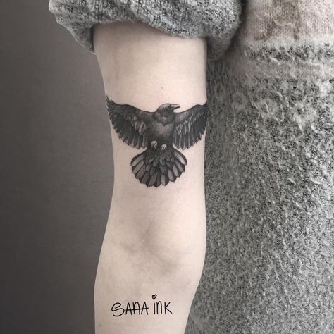 Raven Wrist Tattoo, Feminine Raven Tattoo, Small Raven Tattoo, Raven Tattoo Feminine, Forarm Tattoos, Crow Tattoo, Joker Tattoo, Raven Tattoo, Dainty Tattoos