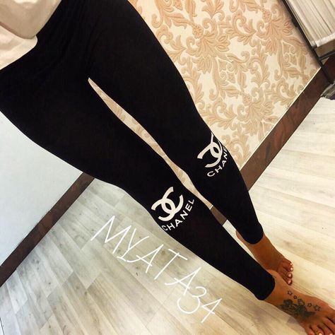 Chanel leggings Chanel Leggings, Mode Des Leggings, High Waist Sports Leggings, Fashion Leggings, Leggings Sale, Leggings Casual, Fitness Yoga, Black Women Fashion, Womens Fashion For Work