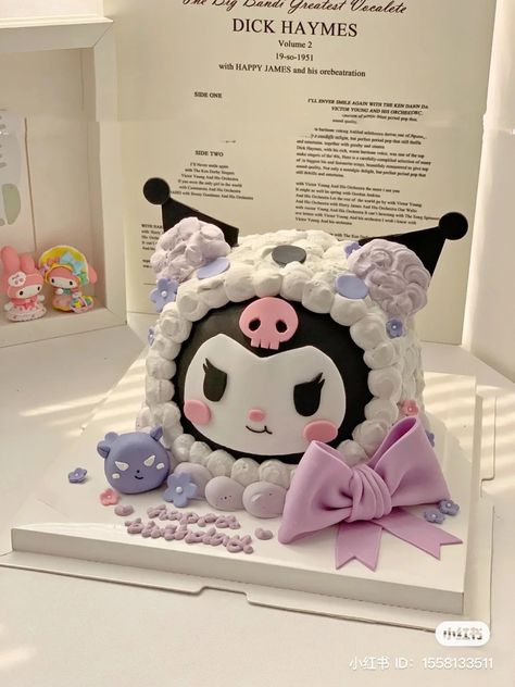 Kue Disney, Hello Kitty Birthday Cake, Vintage Birthday Cakes, Kawaii Cooking, Mini Cakes Birthday, Cat Birthday Party, Pola Kartu, Cute Baking, Creative Birthday Cakes