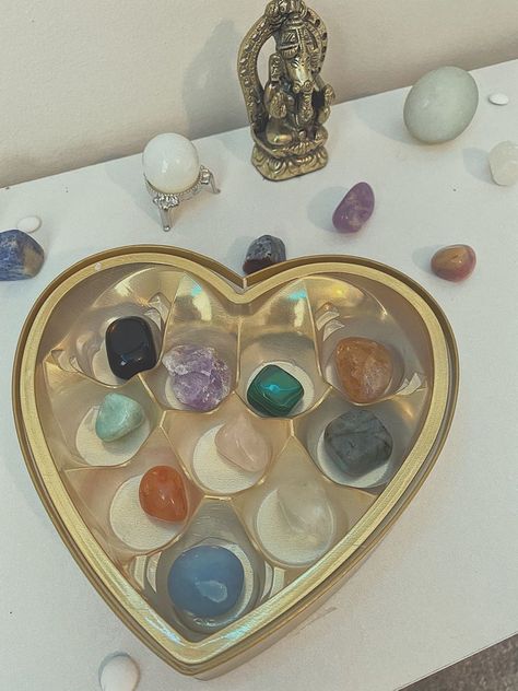 Crystal Chocolate Box Heart, Crystal Heart Box, Valentines Day Chocolate, Goblincore Aesthetic, Chocolate Boxes, Crystal Vibes, Peach Aesthetic, Upcycle Clothes Diy, Crystal Aesthetic