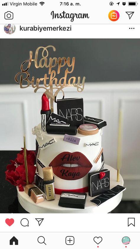 Aline 35 Bday Cake, Shopping Cake Ideas, Birthday Cake 30th Woman, Makeup Birthday Cakes, Birthday Cake Cookies, Teen Cakes, New Birthday Cake, Birthday Cakes For Teens, Cookie Cake Birthday