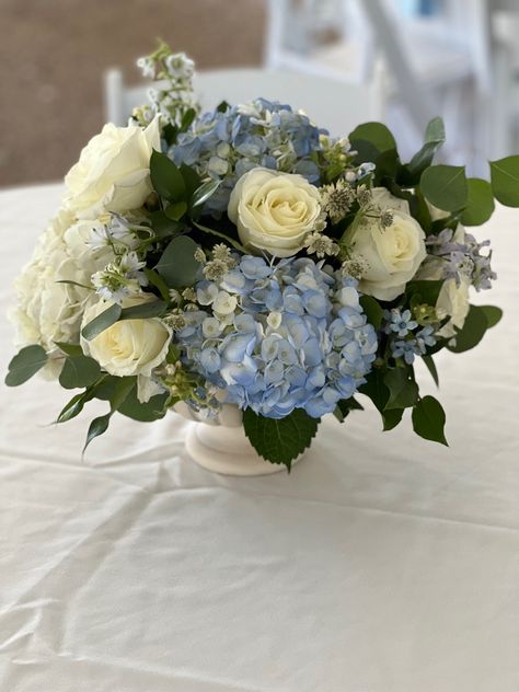 Hydrangea Table Arrangements Wedding, Hydrangea Wedding Centerpieces, Baptism Table Decorations, Blue Hydrangea Centerpieces, Malibu Elopement, Hispanic Wedding, Shower Flowers, Blue White Weddings, Table Arrangements Wedding