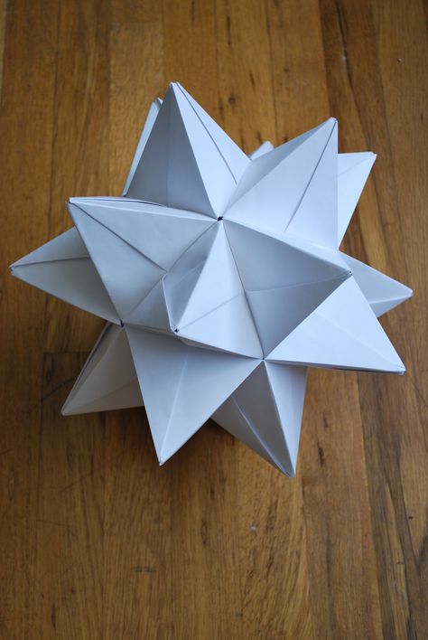 origami stars - Christmas decoration ideas Origami 3d Star, Origami Workshop, Origami Star Instructions, Easy Origami Star, Origami Christmas Ornament, Origami Star Paper, 3d Paper Star, Origami Lucky Star, Craft Scissors