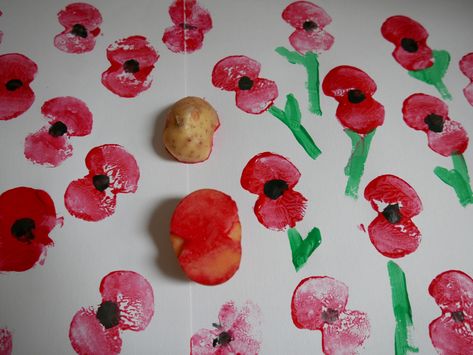 Seasonal Potato print ideas – Childsplayabc ~ Nature is our playground Eyfs Poppy Crafts, Rememberance Day Activities For Babies, Remembrance Sunday Crafts, Rememberence Day Craft, Poppy Activities For Kids, Remembrance Day Preschool, Remembrance Day Eyfs, Remembrance Eyfs, Eyfs Remembrance Day Activities