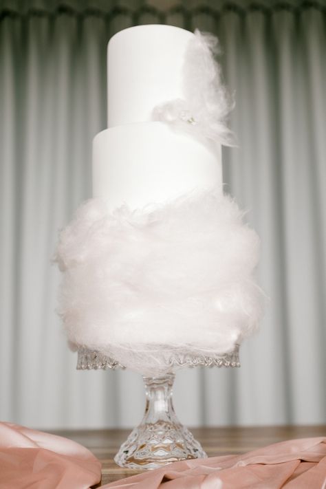 Cotton Candy Wedding, Ideas Aniversario, Cloud Theme, Cloud Cake, Babyshower Party, Bridal Shower Inspo, Wedding Cake Alternatives, Bridal Shower Cake, Wedding Cake Inspiration