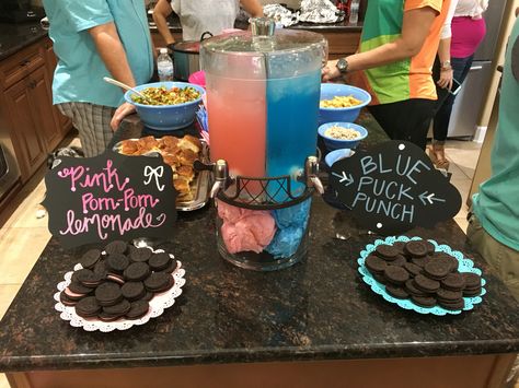 Pucks or poms gender reveal Hockey Puck Gender Reveal, Jack And Jill Gender Reveal, Hockey Gender Reveal Ideas, Hockey Gender Reveal, Baby Gender Reveal Announcement, Lemonade Punch, Gender Reveal Announcement, Gender Reveal Themes, Bumble Bee Baby Shower