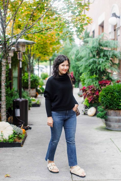 SNAP 'EM UP: FUZZY BIRKENSTOCKS & UGGs SO UGLY THEY'RE CUTE | It's evident that so-ugly-they're-cute shoes are a thing & I am here for it! These shoes (think: shearling Birkenstocks, platform UGG boots) are so popular (& hard to find in-stock) so here's a cheat sheet on where to buy them. #TheMomEditStyle #Birkenstock #BirkenstockSandals #Slippers #UggSlippers #UggSlippersOutfit #WomensSandals #FuzzySandals #Slides #SlideShoes #SlidesOutfit Fur Birkenstock Outfit, Fuzzy Birkenstocks Outfit, Birkenstock Shearling Outfit, Shearling Birkenstock Outfit, Fuzzy Birkenstocks, Shearling Birkenstock, Platform Ugg Boots, Birkenstock Shearling, Birkenstock Clogs Outfit