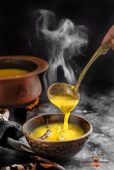 Indian Food Photography, Food Photography Background, Food Photography Inspiration, India Food, Smoked Food Recipes, Photography Styling, Food Photography Styling, Healthy Soup Recipes, Healthy Soup