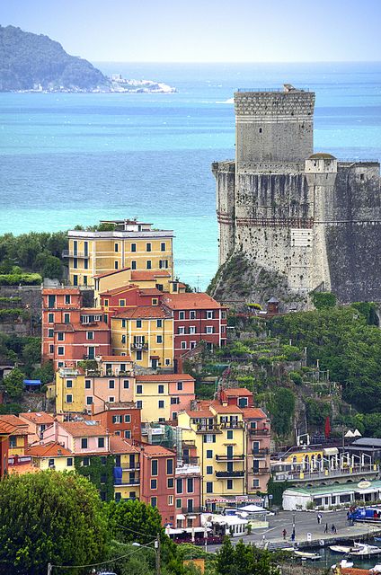 Le case di Lerici, Liguria, Italy, province of La Spezia #Aerial #Bird's-eye view Liguria Italy, Living In Italy, Places In Italy, Visit Italy, Italy Vacation, Elba, Italy Travel, Land Scape, Verona