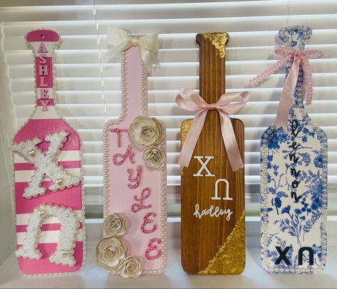 Here is some inspiration if you need help coming up with a design! #aesthetic #paddle #sorority #chiomega Paddle Designs Sorority, Paddle Sorority, Big Little Paddles, Paddle Ideas, Sorority Paddles, Chi Omega, Design Aesthetic, Paddles, Big Little