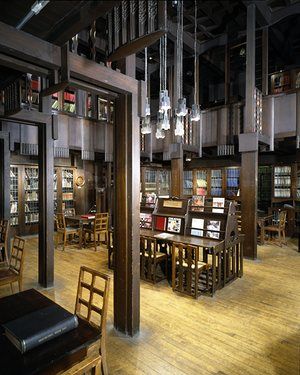 Glasgow School of Art: the Library, 1907-1909. Architect: Charles Rennie Mackintosh. Mackintosh Architecture, Mackintosh Furniture, Margaret Macdonald, Mackintosh Design, Glasgow School, Charles Rennie Mackintosh, Glasgow School Of Art, Rennie Mackintosh, School Of Art