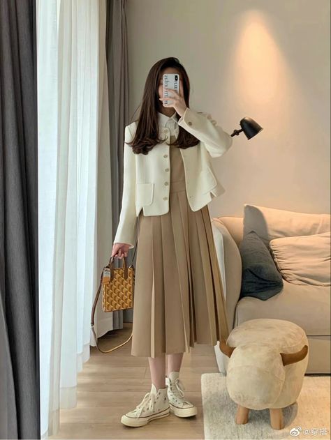 Modest Everyday Outfits, Ootd Pastel, Short Semi Formal Dresses, Modern Hijab Fashion, Muslim Fashion Outfits, Muslimah Fashion Outfits, Fancy Dress Design, Graduation Outfit, Muslimah Fashion