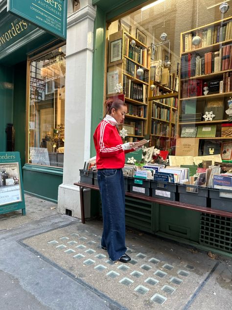 Adidas jacket / baggy jeans / tabis / bookshop aesthetic / autumn outfit / copper hair / slick bun Bookshop Aesthetic, Hair Slick, Slick Bun, Slick Hair, Aesthetic Autumn, Baggy Clothes, Slick Hairstyles, Copper Hair, Insta Posts