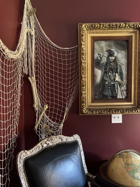 Are you looking for a boys themed bedroom? This pirate room is one of my favorites! Check out all the details! Boys Themed Bedroom, Caribbean Bedroom, Pirate Bedroom Theme, Steampunk Rooms, Pirate Bedroom, Boy Room Themes, Boys Bedroom Themes, Pirate Room, Zipper Bedding