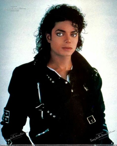 The BAD album cover photo shoot was one of my faves!!! Michael Jackson 1987, Michael Jackson Outfits, Bad Michael, Jimi Hendrix Poster, Mj Bad, Michael Jackson Photoshoot, Michael Jackson Bad Era, Photos Of Michael Jackson, Jackson Bad